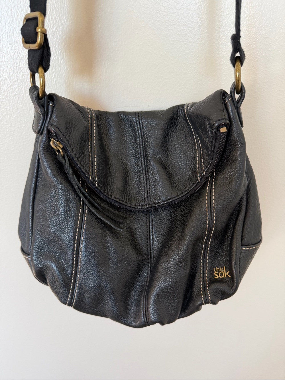 THE SAK Pebbled Leather Fold Over Crossbody Purse Bag in Black
